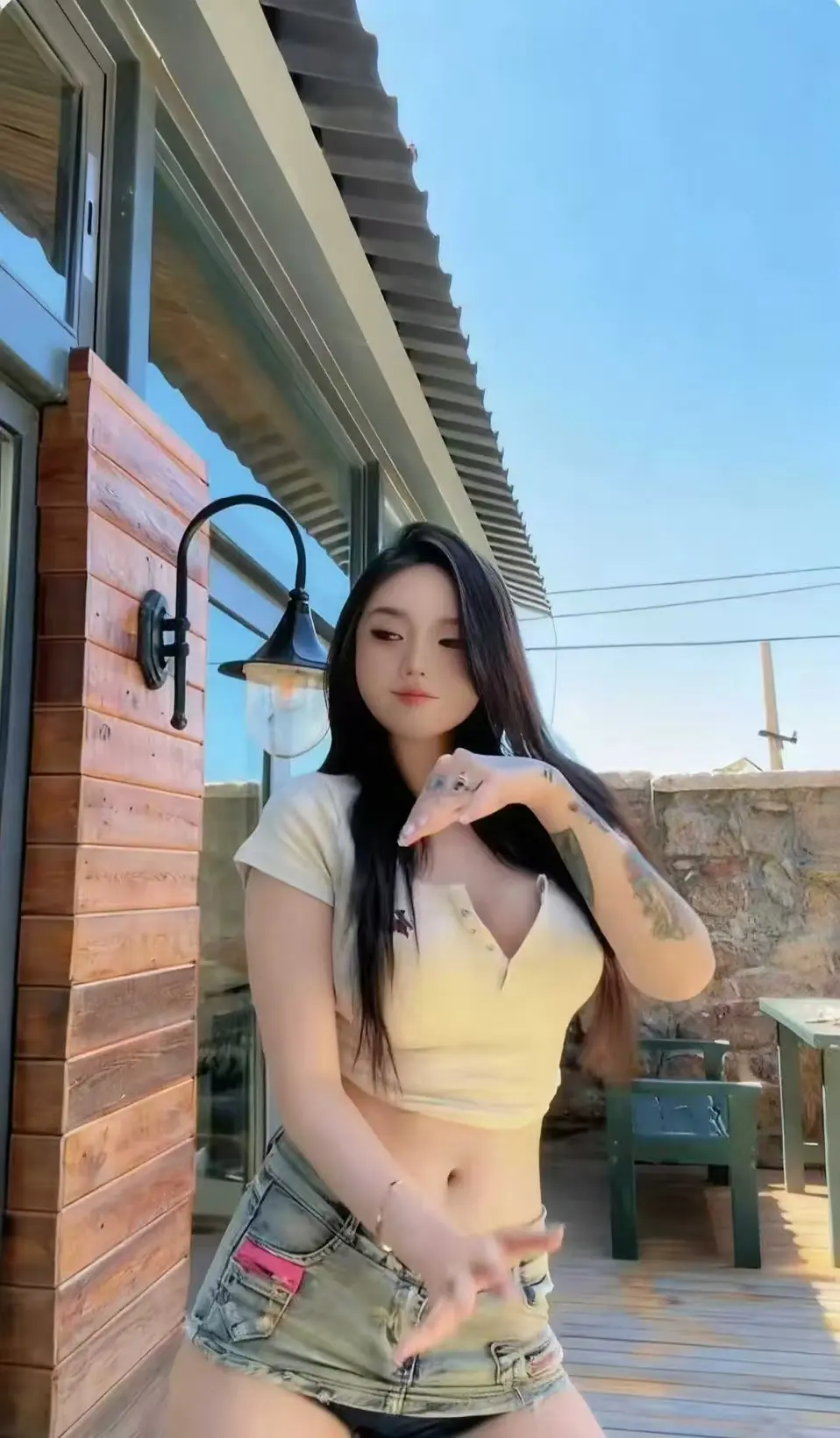 《Meena 成美男》高清全集中文版未删减资源免费获取-在线观看无广告网盘备份-一次看遍Meena 成美男全集-观影体验清爽到底