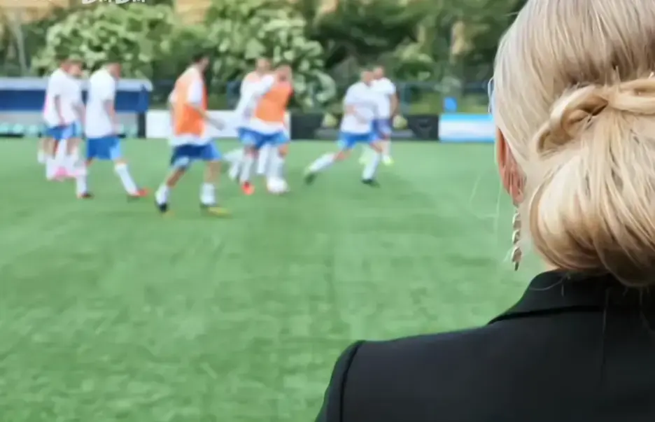 《Footballers'Moms》相关资源图片