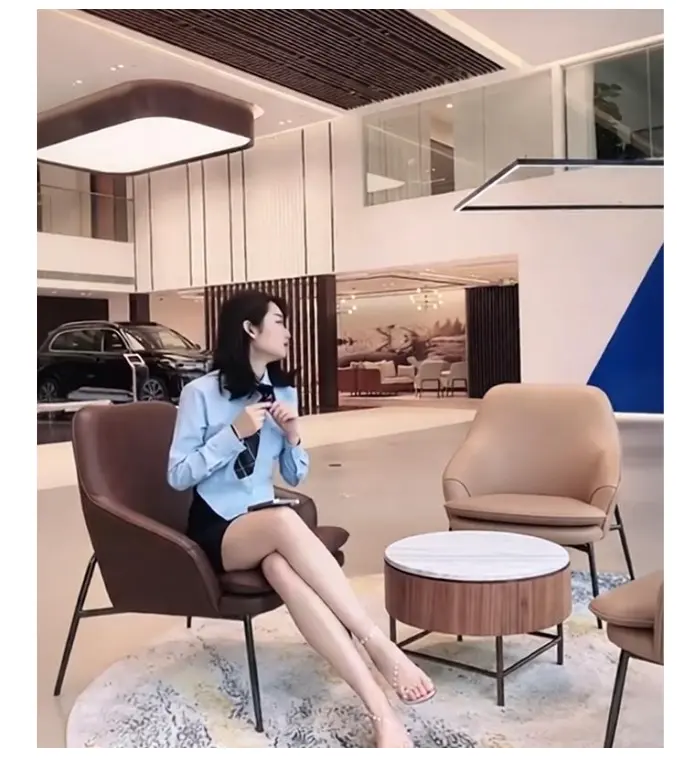 《佳木斯新玛特迪桑特柜姐日常》相关资源图片